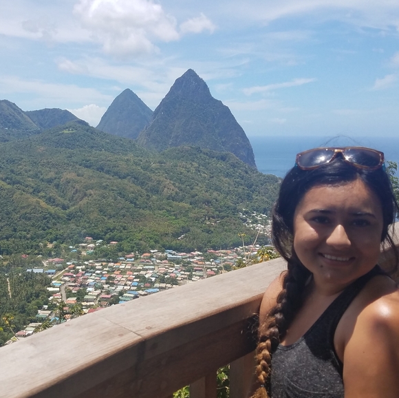 Meet your Posher, Annalisa - Picture 3 of 4